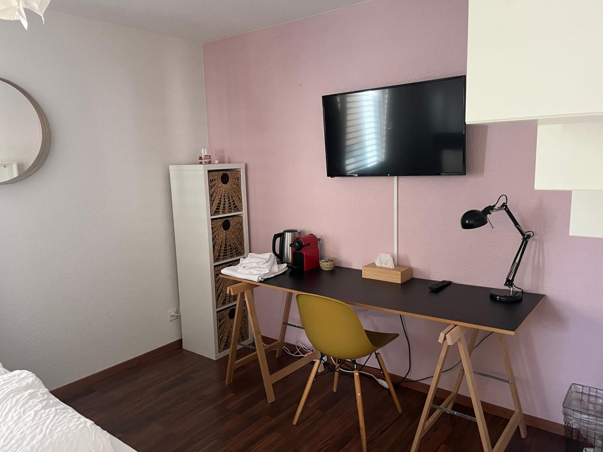 Schoene Doppelzimmer In Mandach Boettstein Exterior photo